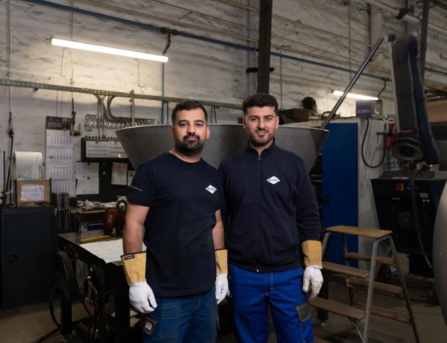Arbeite heute als Anlagenmechaniker bei Körting: Gowan Yousef Ali (links) und Kheiri Yousuf Ali